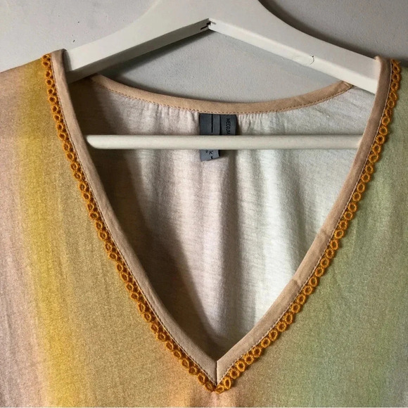 Gradient Long Sleeve Top - Picture 2 of 7